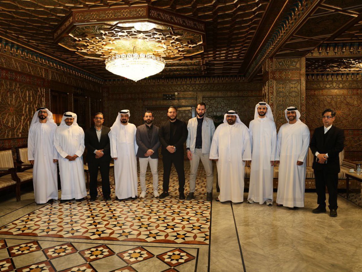 ابشروا بالخير 💚

وصول وفد دولة #الامارات إلى مطار #دمشق الدولي تمهيداً لاستكمال الترتيبات الفنية واللوجستية الخاصة بتشغيل الرحلات الجوية بين #الإمارات و #سوريا

معكم دائماً وأبداً