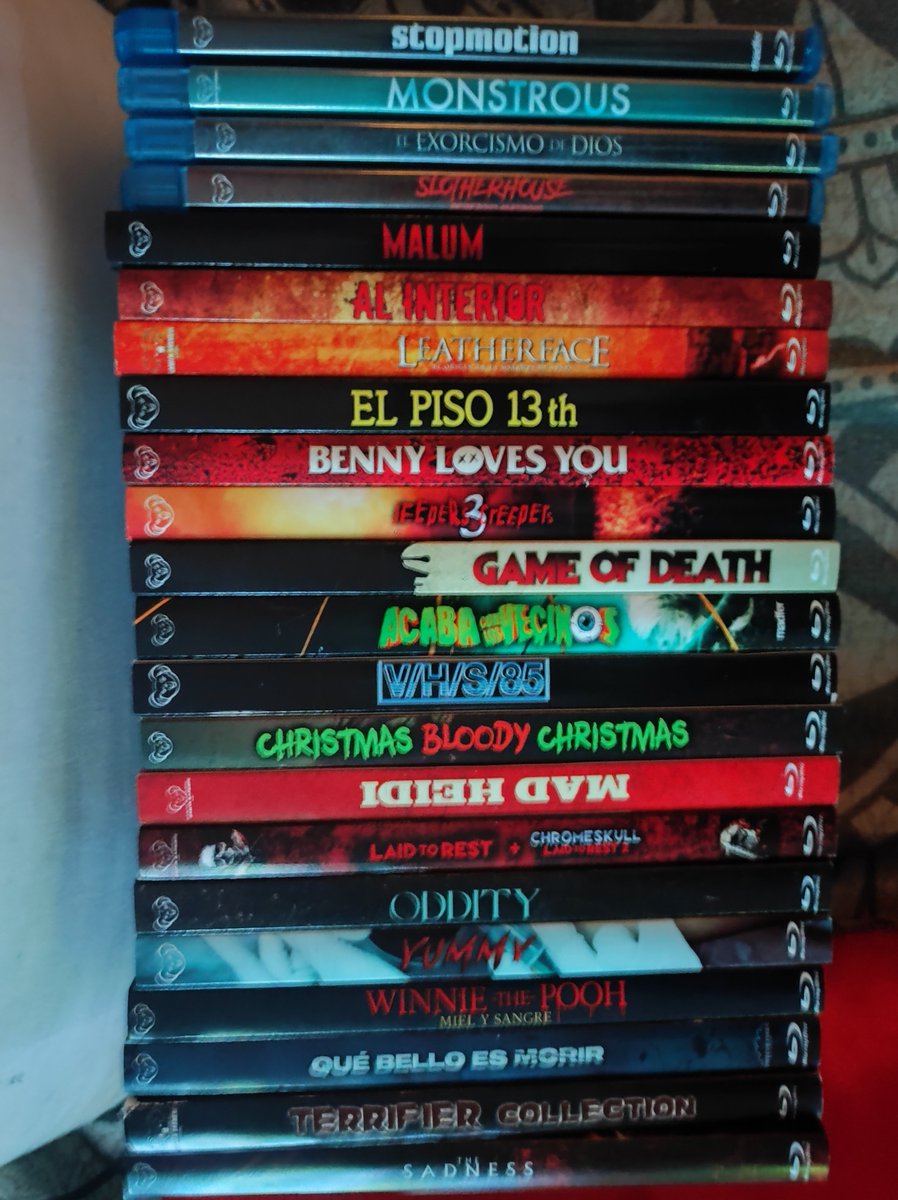 Mi Post de apreciación al increíble trabajo de los enormes de Gabita,así va mi colección a la espera de VHS Beyond,El Despertar de la Bestia y Azrael!!!