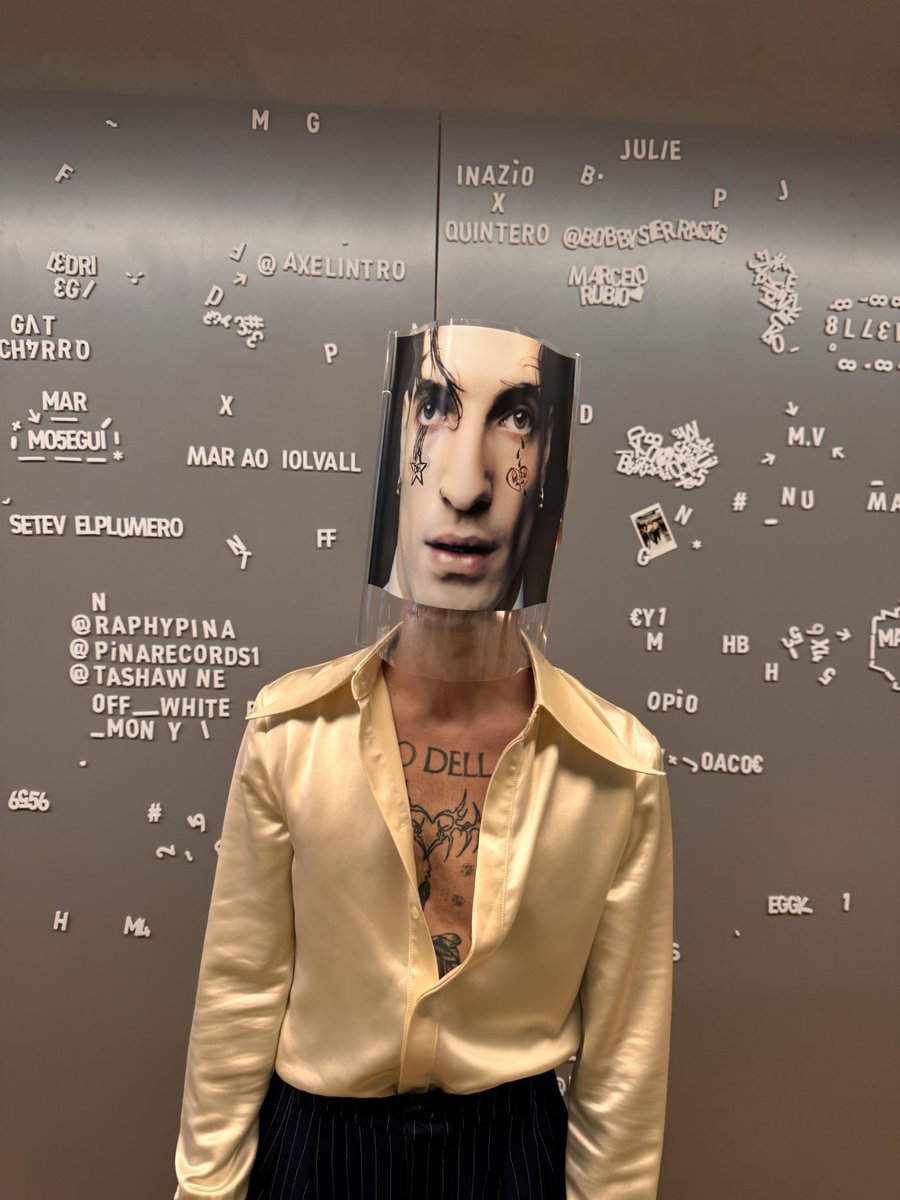 daviddamiano99's tweet photo. One month until FUNNY little FEARS is yours! Go pre-save and pre-order now: https://t.co/fMieT8Dhbi https://t.co/Xx4FLKCse1