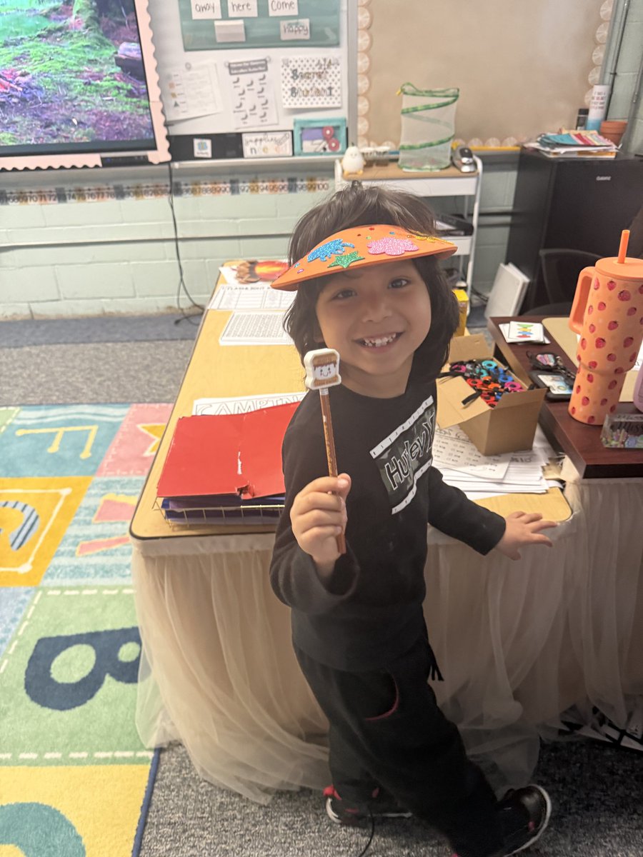 _Miss_McCabe's tweet photo. So glad I got to join Miss S's Kindergarten Class for their Camping Day ⛺️ They made s'mores, read with flashlights in the tent, decorated their own visors, and got camping themed goodie bags! Thanks, Ms. S for a memorable day the kids had a blast! 🧡 @CubsKp24 #Cubs24 #WTSD1 https://t.co/ZchqU46dyQ