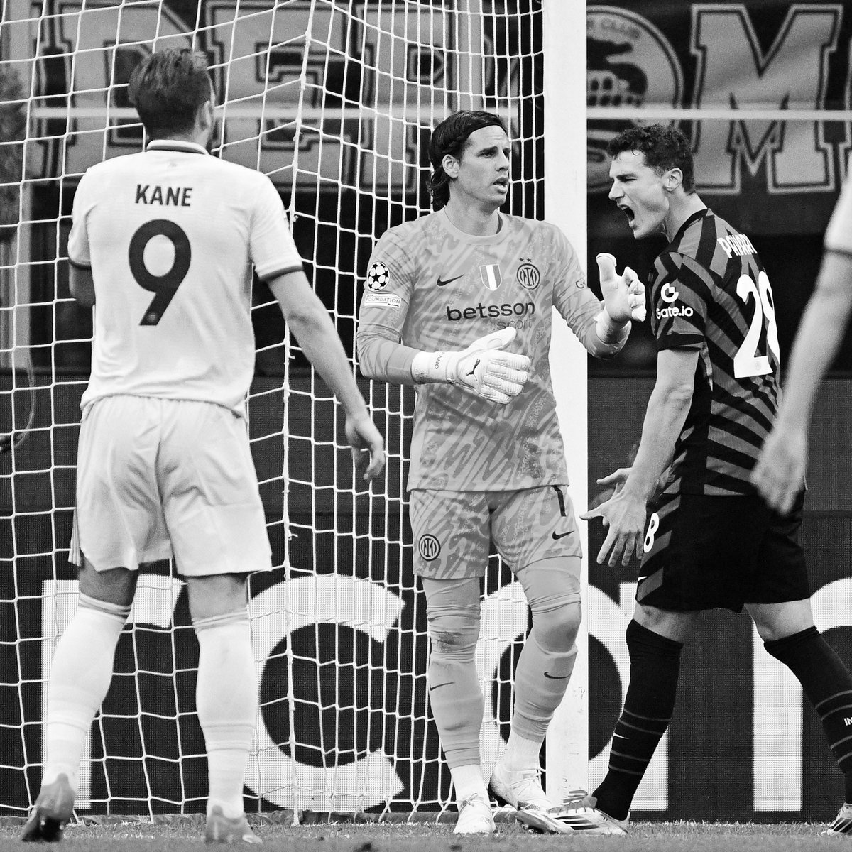 Fine primo tempo: 
- 7 padre nostro detti 
- 3 magliette cambiate 
- tante parolacce 

Ah! Partita in equilibrio.. manca troppo