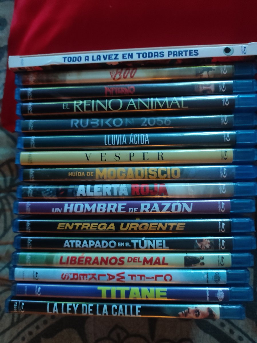 Post de Apreciación a el impresionante Catalogo y que se edita en físico de los gigantes de Youplanet.En la foto que tengo compradas faltan Malum,Atrapados en un Bucle Infinito,El Despertar de la Bestia,Azrael y Project Silence.