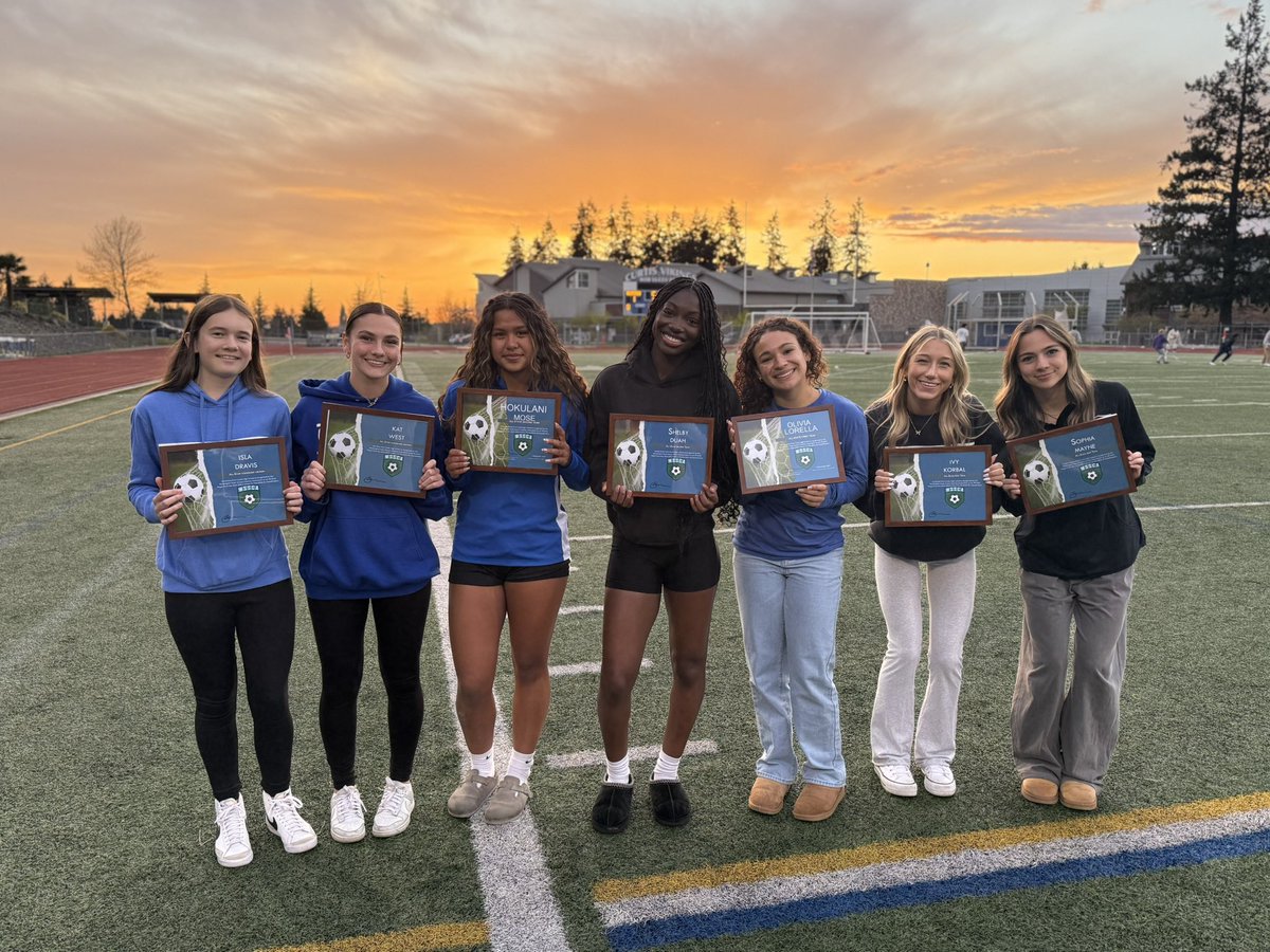 olivia_lk3's tweet photo. Honored to be recognized by the WA State Soccer Coaches Assoc w/ All-State, 1st Team honors for the 24 season! Huge thanks my coaches for believing in me, &amp; to my teammates—Couldn’t have done it without you. So proud of everything we accomplished together this year! Go Viks! https://t.co/ZxQ96r3vAE