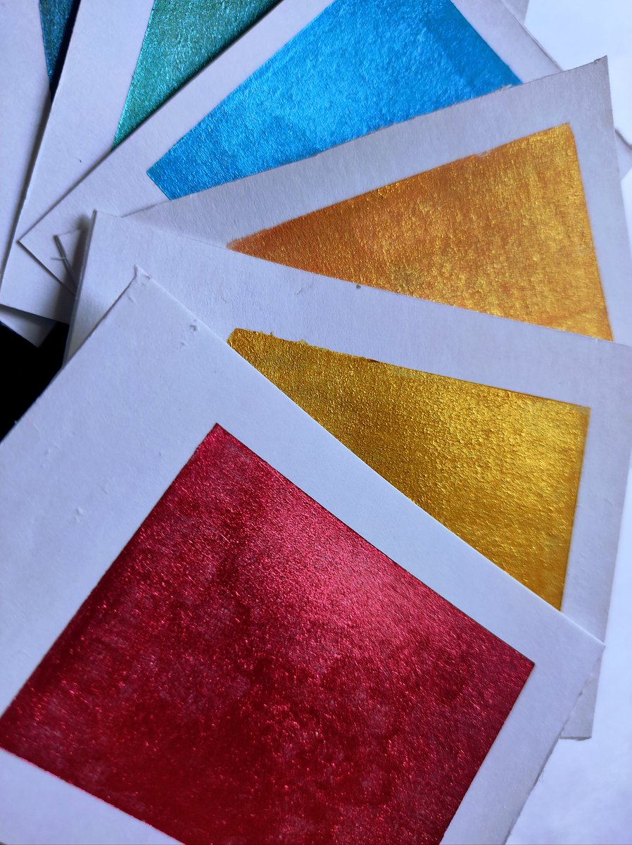 StrokartStudio's tweet photo. ✨EXCITING NEWS!✨
My NEW "Metallic Shimmer Palette" is here!
8 rich, handpicked shimmer shades—available by PREORDER ONLY & in LIMITED quantity!
Worldwide shipping
Quarter pans (1.8ml)
Singles coming later!
DM to reserve yours NOW‼️
#calligraphy #metallicinks #artist #art https://t.co/xjVgFYSb1f