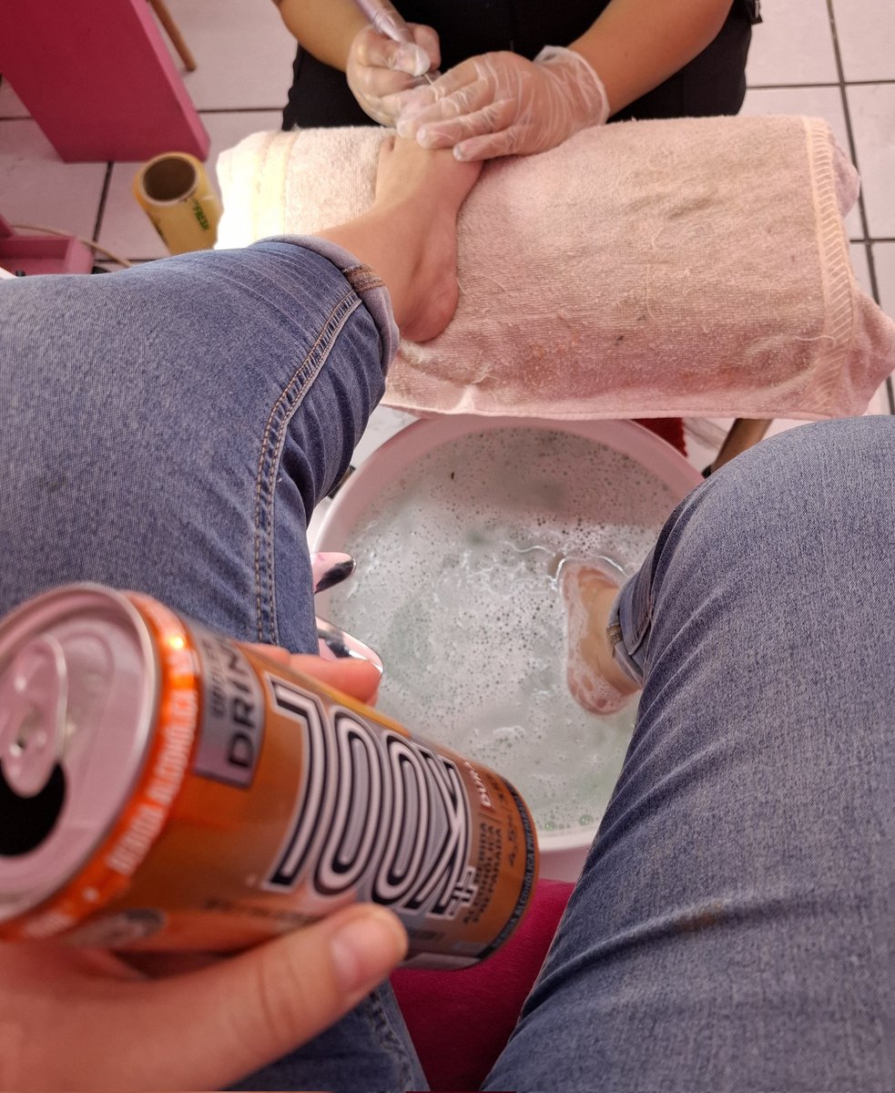 Empecemos, que color creen que elija? O alguna opción? Vamos mis pendejitos comenten!!!! 😏😈
#Diosa #Feet