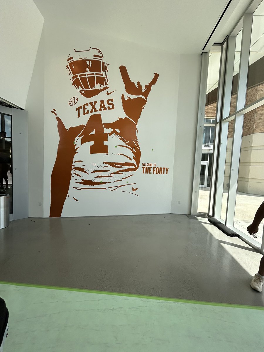 TrasonArmstrong's tweet photo. Really loved getting to see how the UT Longhorns do things today. 🤘🏾🏈
@TexasFootball https://t.co/slatZMZdTR