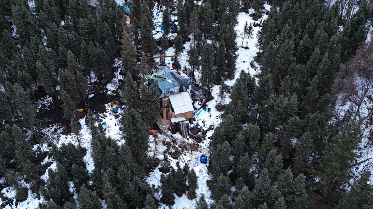 Sent to us from a Landmine fan. Located in the woods in Anchorage south of Raspberry, east of Northwood, west of Minnesota and north of Strawberry. A full on two-story structure and lots of trash. So crazy this city allows this to happen.