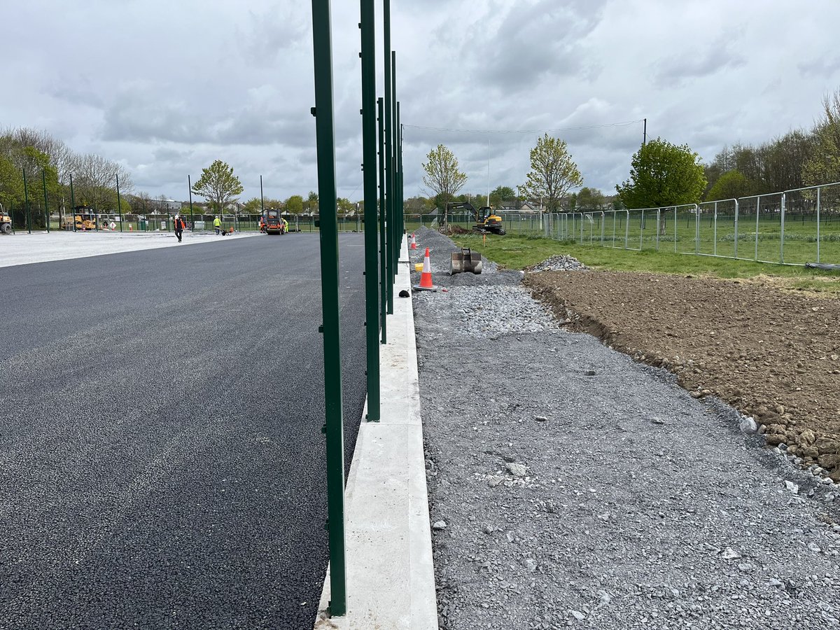 A little less sunshine for this works monitoring visit to see how the new <a href="/strigroup_/">STRI Group</a> designed 3G pitch in Mervue, Galway City is coming along. Perimeter kerbing and concrete plinth installed and macadam base installation ongoing. John Madden &amp; Sons making great progress 👌🏻