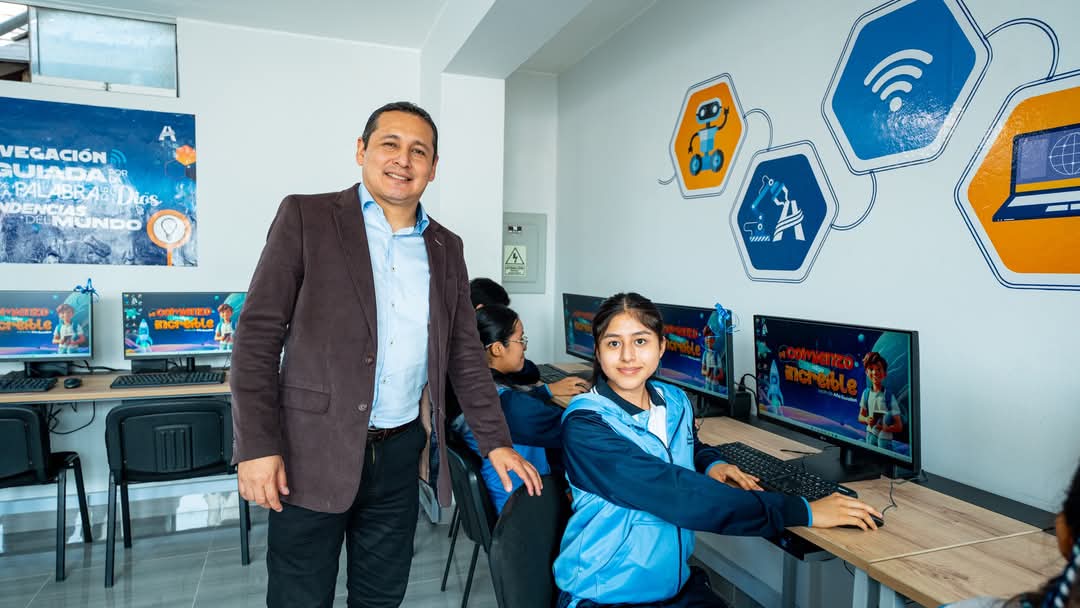 ¡Gran noticia! 🎉 Hoy inauguramos el laboratorio de computación del Colegio Adventista Eduardo Forga con 23 laptops modernas💻. Este espacio fortalecerá el aprendizaje digital, permitiendo a nuestros estudiantes desarrollar habilidades clave para el futuro.💙