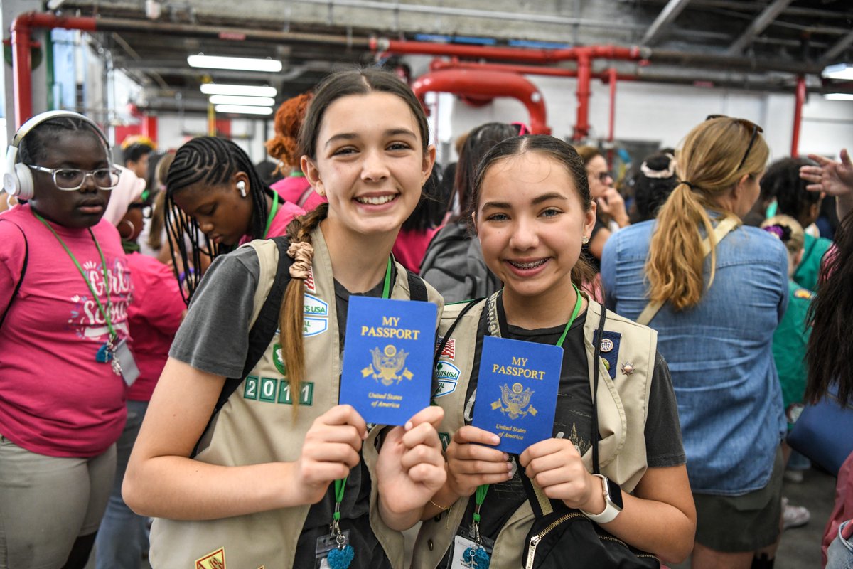 GSCTF's tweet image. "Meeting the women who work in aviation helps our girls see themselves in those roles—and imagine new paths for their future. We're grateful to American Airlines for helping inspire the next generation of leaders." Read more with @AmericanAir at: ow.ly/RL7h50VBP4C