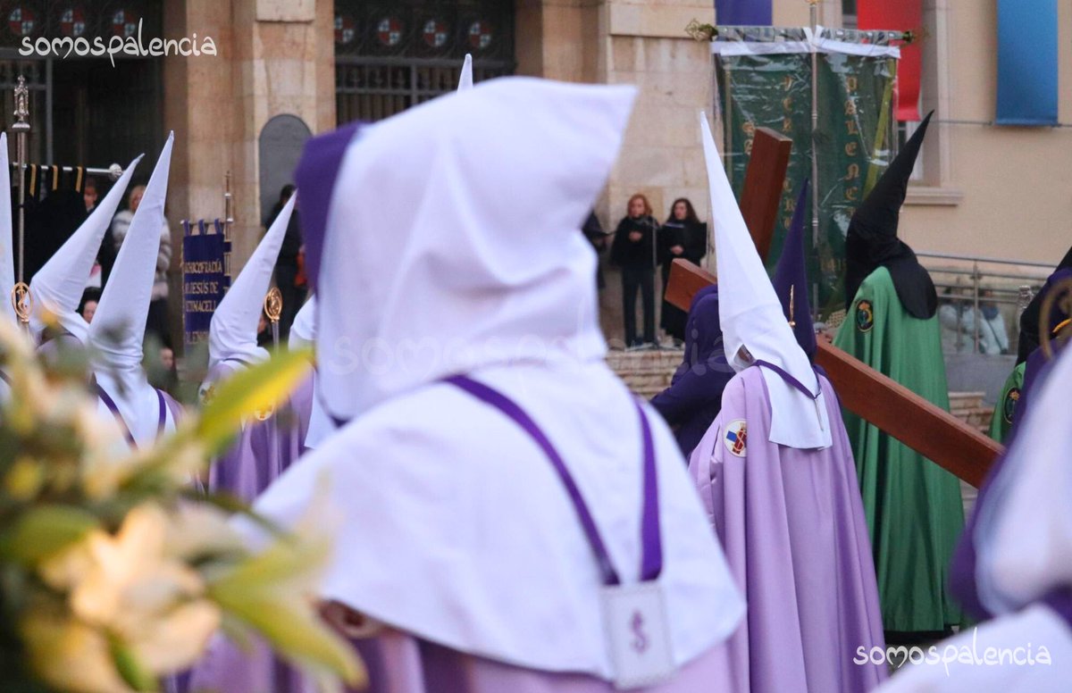 SomosPalencia's tweet photo. Tarde de Miércoles Santo en #Palencia 🕯
Galería completa ▶️ https://t.co/UoY6HpuyAk https://t.co/iybSVJ3I4X