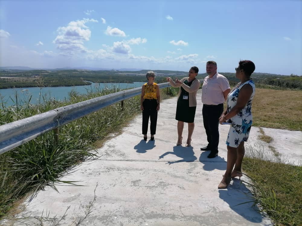 Como parte del intercambio permanente que la Oficina de la ZED Mariel sostiene con las misiones diplomáticas acreditadas en nuestro país; recibimos la visita del Embajador de la República de Belarús, el excelentísimo señor Vitali Barchuk.

Ver más: acortar.link/S1hHyK