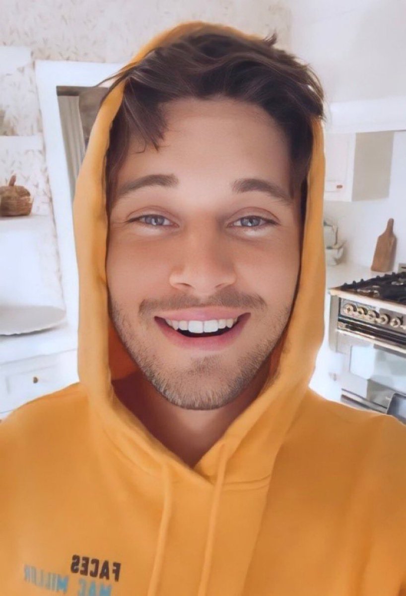 godiemalfait's tweet image. Ro &amp;amp; TK with a yellow hoodie warms my heart 💛🥰💛 #RonenRubinstein #TkStrand