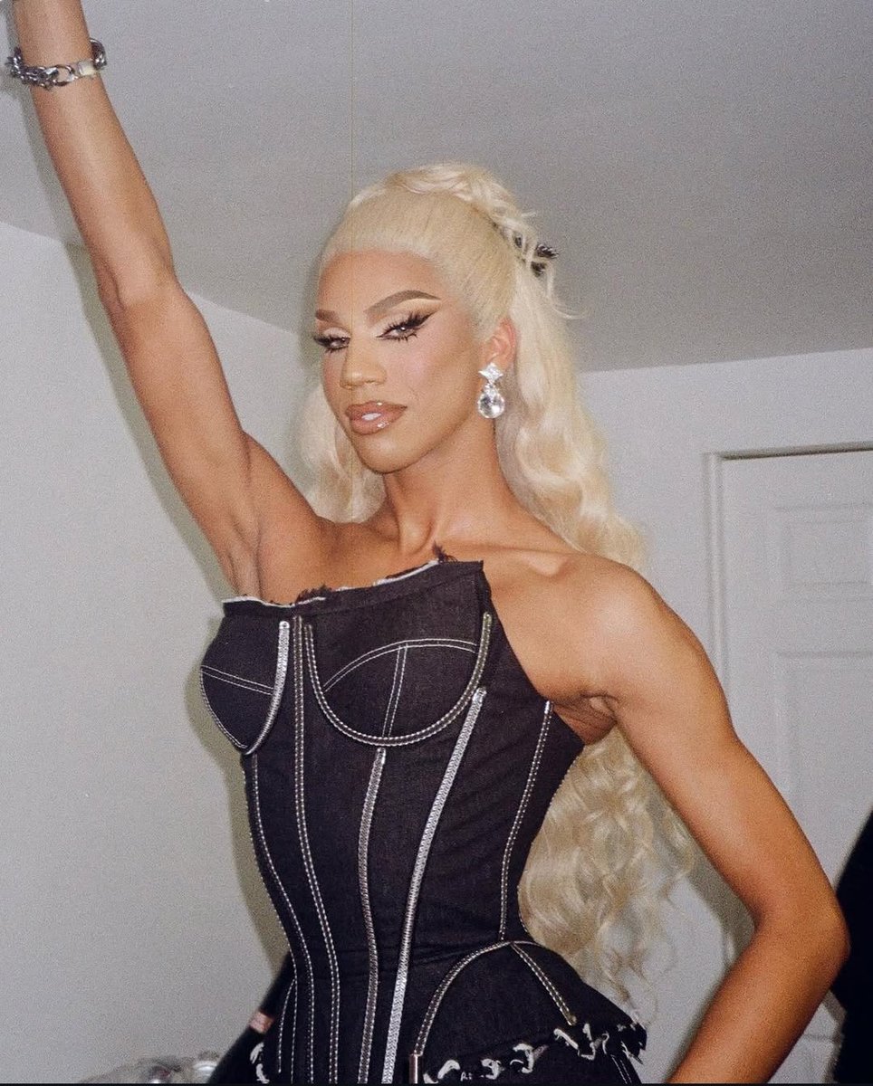 DragSimCrave tweet picture