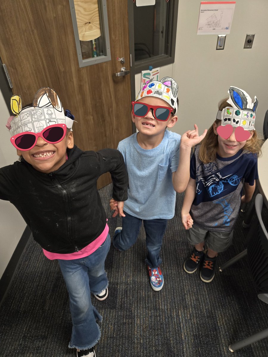 A couple of bunnies hopped into speech to practice their speech sounds! Safe to say, cuteness and articulation were in full effect! 🐇🥕 <a href="/BrosnahanES/">Brosnahan Elementary</a> <a href="/PrinSilliman/">Dr. Renee Silliman</a> #CFISDSLP #SpeechTherapy #articulation