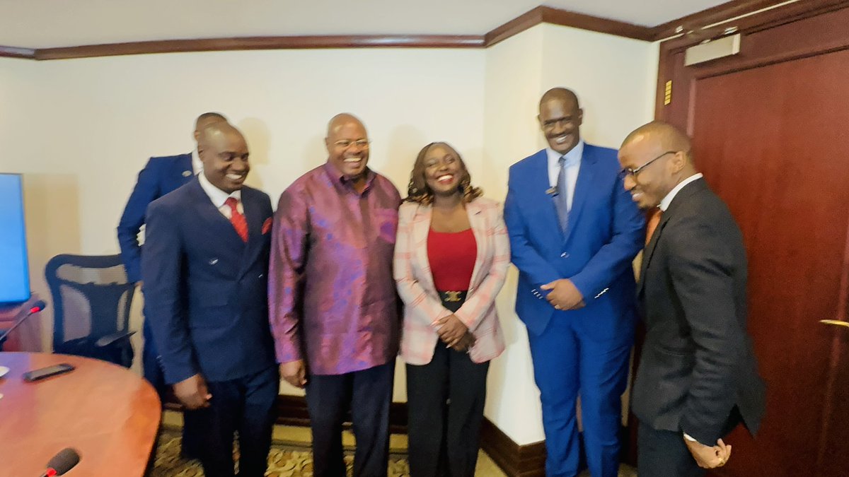 MakabayiMercie's tweet photo. It was a great pleasure co-hosting the @JSConversations  with my colleagues @MuyaakaAlfred  @elisonk  and @qataharraymond  . Today we hosted Hon. Justice Yorokamu Bamwine  and we  were indeed honored to learn from
His wealth of knowledge and experience. https://t.co/EwzCaM90Dy
