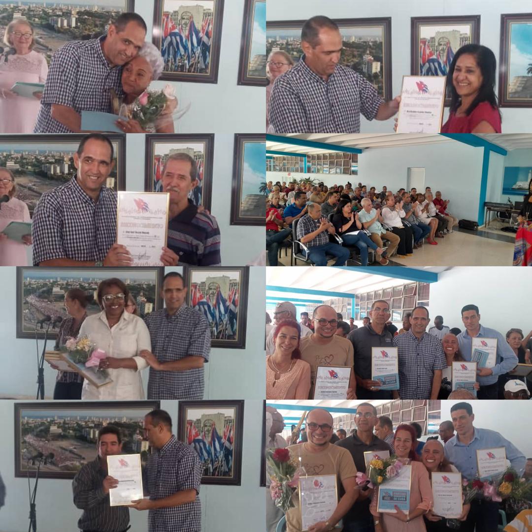 IzquierdoAlons1's tweet photo. Participamos en acto de reconocimiento a cuadros y trabajadores del PCC en #LaHabanaDeTodos.
Fidel: El PCC es la fuerza dirigente de la sociedad y del Estado, sin un Partido fuerte, organizado y comprometido, no puede haber verdadera Revolución.
#LaHabanaViveEnMí https://t.co/ImqLfHvAPZ