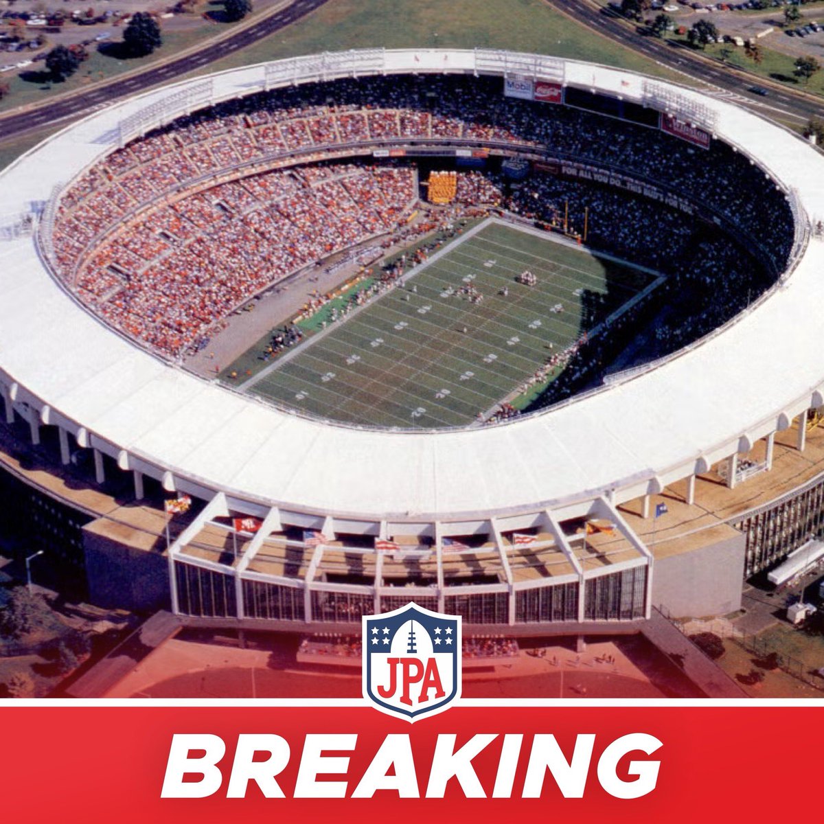 𝗕𝗥𝗘𝗔𝗞𝗜𝗡𝗚: The #Commanders are close to finalizing a $3B deal to build a stadium in DC at their old RFK site, per <a href="/SegravesNBC4/">Mark Segraves</a> 

The plan is for it to be ready by the 2030 regular season.