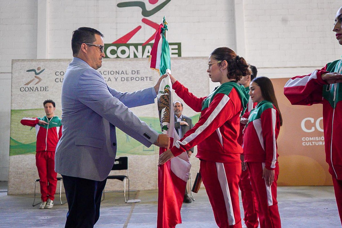 conadeoficial's tweet photo. En la CONADE se llevó a cabo el abanderamiento oficial de la Selección Nacional de Porristas y Grupos de Animación, que participarán en el XVII Campeonato Mundial en Orlando, Florida, donde México estará representando las modalidades de Pom Pon, Hip Hop, Jazz, Parejas y porra. https://t.co/kuZH115lqO