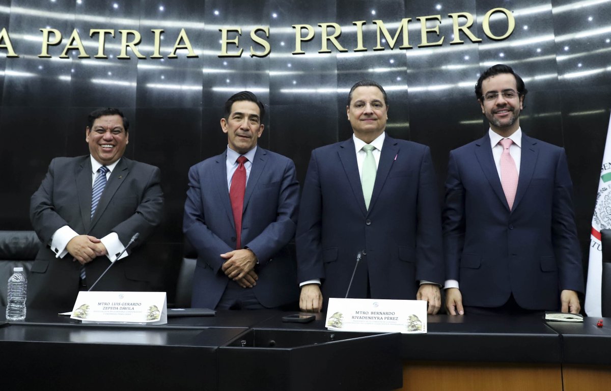 Fernando Díaz Barrero (@fdiazbar) on Twitter photo La ética empresarial no solo es un imperativo moral, también es una estrategia clave para fortalecer la competitividad, atraer inversión y generar confianza en los negocios.
En el foro “La integridad también es negocio”, celebrado en el <a href="/senadomexicano/">Senado de México</a>, dialogamos sobre el papel La ética empresarial no solo es un imperativo moral, también es una estrategia clave para fortalecer la competitividad, atraer inversión y generar confianza en los negocios.
En el foro “La integridad también es negocio”, celebrado en el <a href="/senadomexicano/">Senado de México</a>, dialogamos sobre el papel