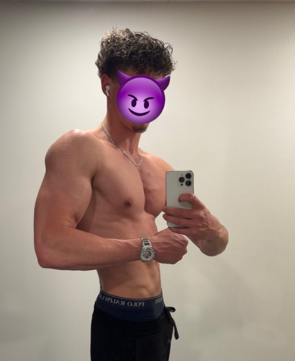 Alpha_AG1's tweet photo. Goon to my alpha muscles f*g, crawl into my DMs and beg to serve me 💪🏻💷

Findom Paypig Cashmaster https://t.co/l35S7idc4q