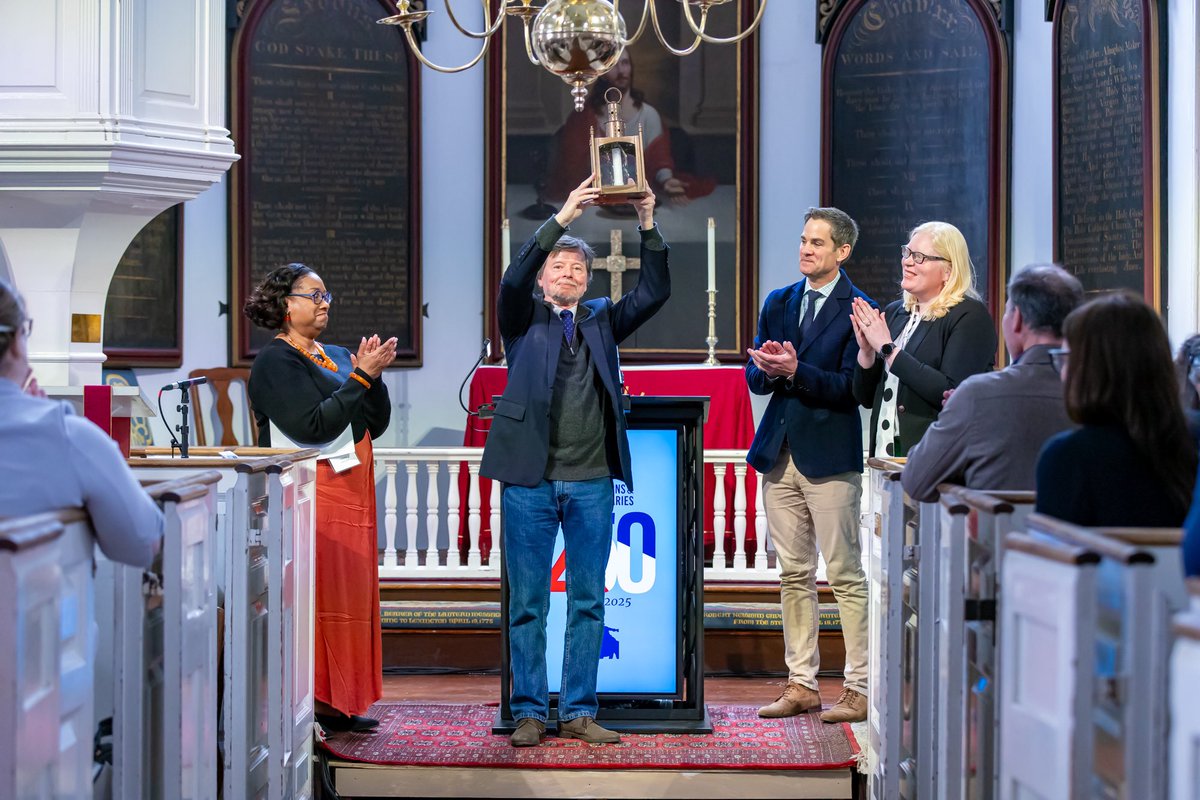 MassGovernor's tweet image. 250 years after Paul Revere and William Dawes set out on their midnight ride, Massachusetts is still America’s beacon of freedom and hope.
Honored to join folks from all over the country at Old North Church to recognize filmmaker Ken Burns with the Third Lantern Award.
