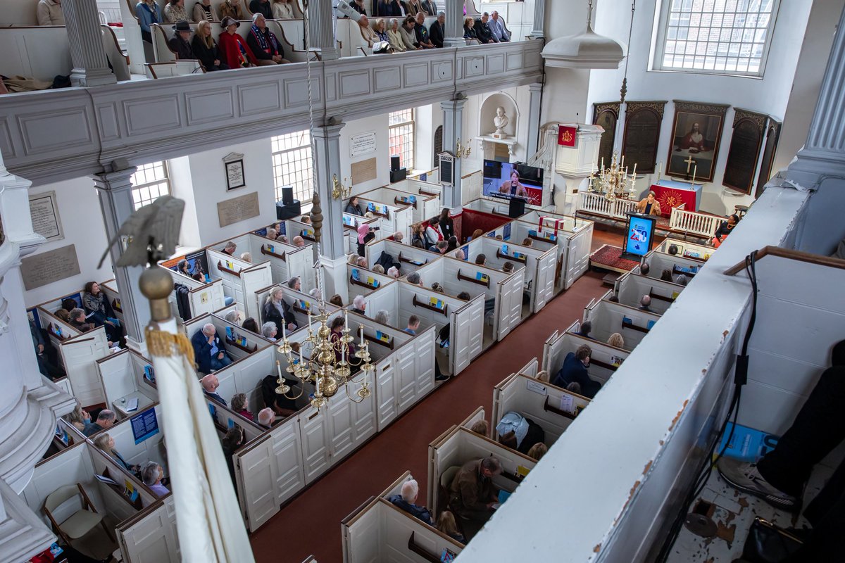 MassGovernor's tweet image. 250 years after Paul Revere and William Dawes set out on their midnight ride, Massachusetts is still America’s beacon of freedom and hope.
Honored to join folks from all over the country at Old North Church to recognize filmmaker Ken Burns with the Third Lantern Award.