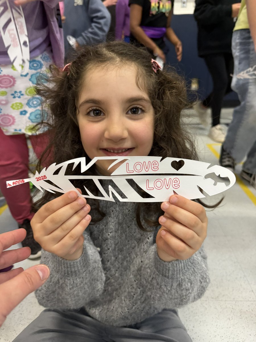 AskariNasim's tweet image. True joy blooms when your child is seen, celebrated, and cherished for simply being who they are.
Thank you, @BlairDenisa, for all you do to help E grow every day. 🙏♥️
#ProudMom #StudentRecognition #ocsbGratitude #ocsbMerci #ocsbBeWell #ocsbBeCommunity #ocsbReconciliAction