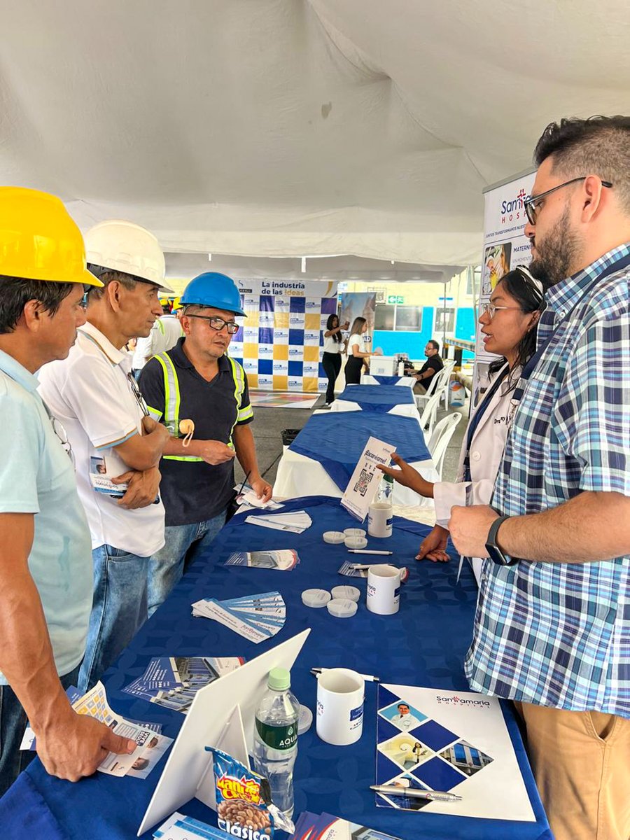 HSantamariaEC's tweet photo. ✨ Feria de Salud la Fabril ✨
Conectando con empresas y empleados interesados en mejorar su bienestar con su seguro de salud privada 👨🏻‍⚕️🩺

🤝Agradecemos a nuestros brokers por invitarnos a estos eventos 🏥
.
.
#santamaria #salud #bienestar #feriadedalud #seguroprivado #medicina https://t.co/3sJDxcNUPe
