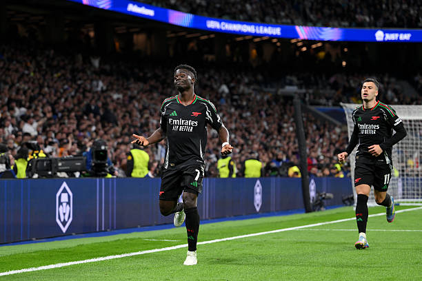 Mercado_Ingles's tweet photo. Bukayo Saka se convierte en el 2do jugador de la historia del Arsenal en marcarle un gol al Real Madrid en Santiago Bernabeu, el unico era Thierry Henry en Febrero del 2006 tambien por UEFA Champions League. https://t.co/yW9NqNkivm