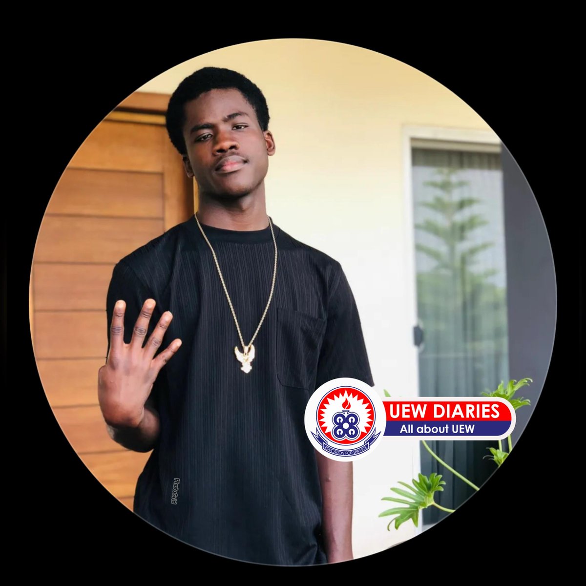 Breaking news😪💔
L100 uew student has committed suicide because of a woman 👩
Sources indicate that he is An ART 🖼️ student 
This is sad 😔