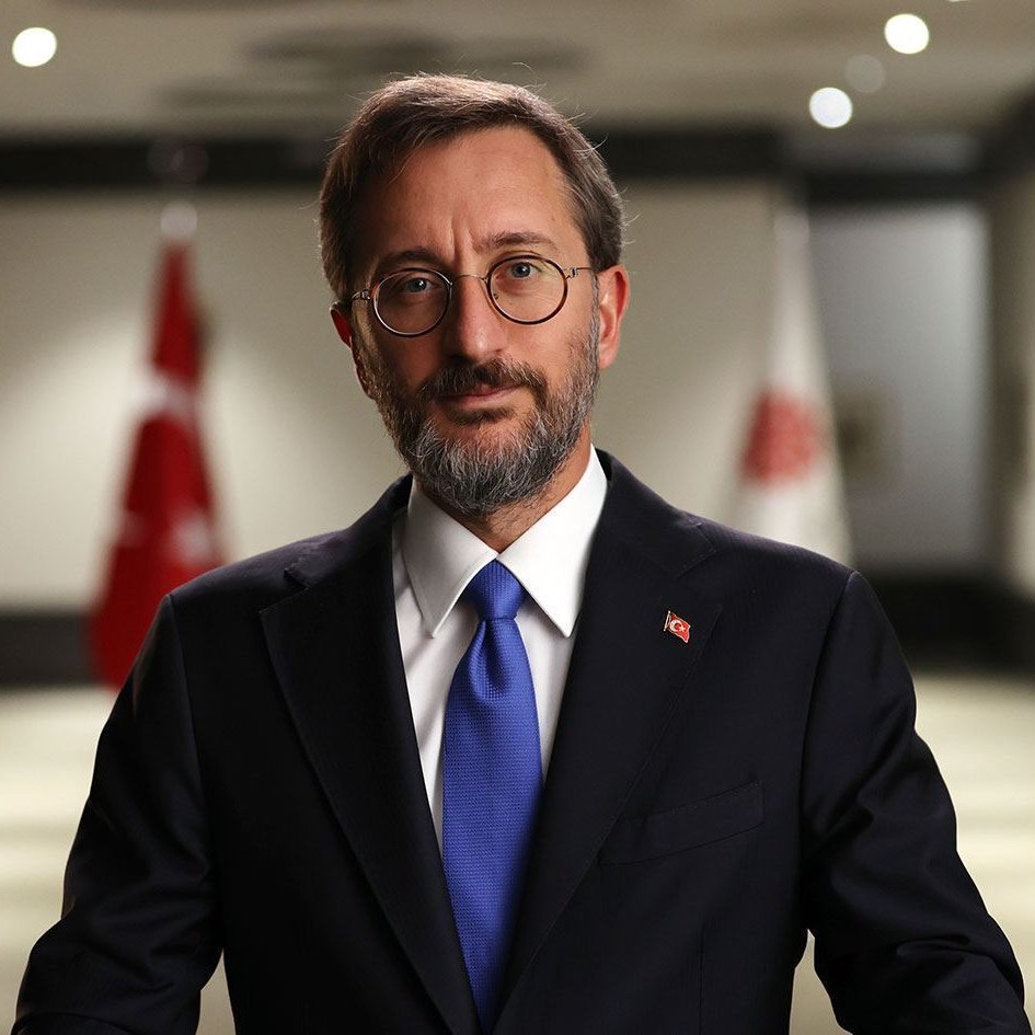 Fahrettin Altun’dan, Rasim Ozan Kütahyalı’nın iddiaları hakkında açıklama:

“Bilgi kirliliğine sebep olacak paylaşımlar yapan kim olursa olsun yasalarımızda öngörülen müeyyidelerle karşılaşacaktır.”