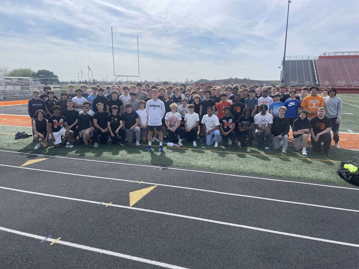 We are beyond proud to announce Senior Noah Allen as our 2025 SmithStrong Award Recipient! Noah is a class act. He’s a hard worker, great teammate, fantastic commutator…everything the Award represents. Coach Smith would be proud as well. #SMITHSTRONG25