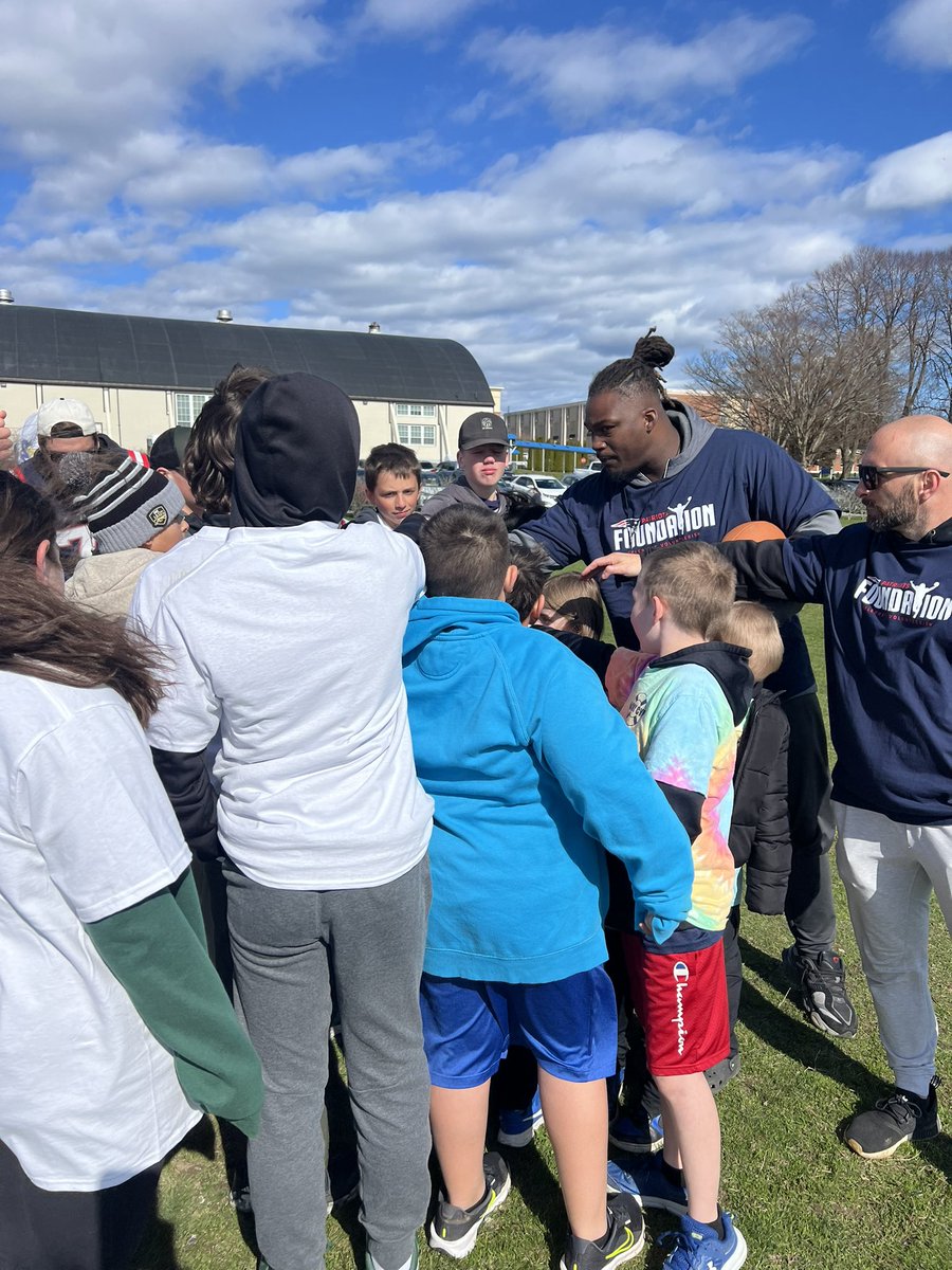 Alexandra Francisco (@byalfrancisco) on Twitter photo Bring your teammates to work day for Lt. Joe Cardona 🫡
The <a href="/PatsFoundation/">Patriots Foundation</a> hosted a football clinic for the children of service members at the Newport Naval Base this afternoon with a handful of Patriots players & alumni participating. Bring your teammates to work day for Lt. Joe Cardona 🫡
The <a href="/PatsFoundation/">Patriots Foundation</a> hosted a football clinic for the children of service members at the Newport Naval Base this afternoon with a handful of Patriots players & alumni participating.