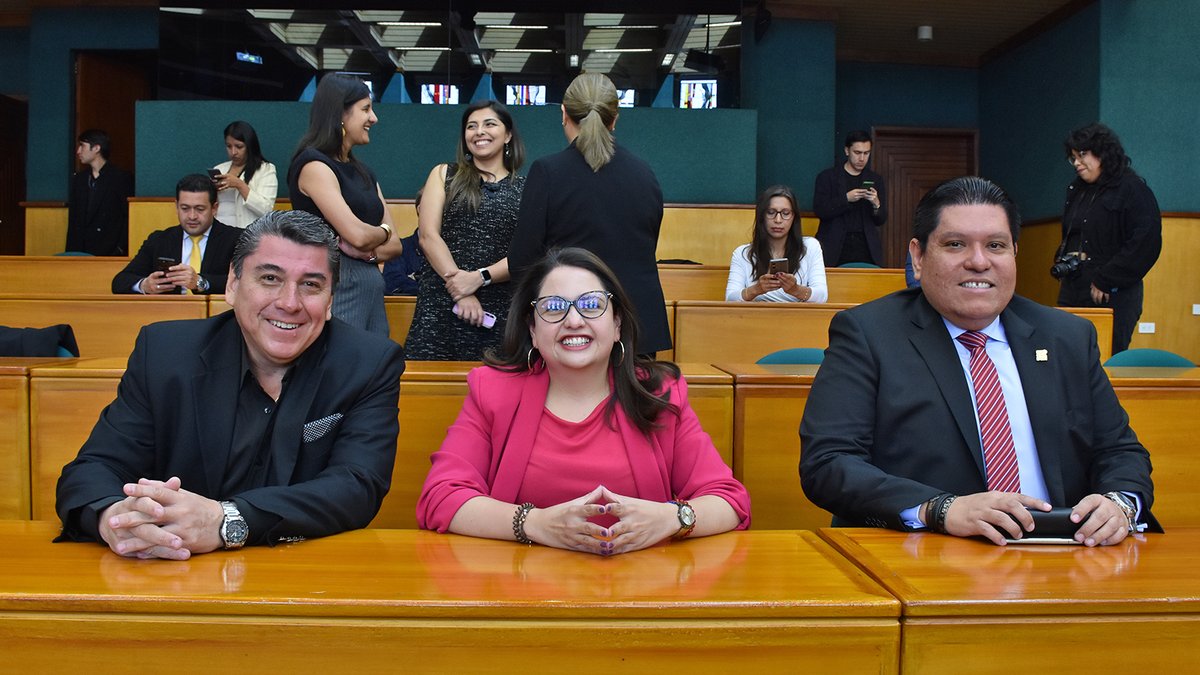 #Quito | <a href="/DianaVelsco/">Diana Velasco Aguilar</a>, directora nacional, acompañó a <a href="/cesar_martinm/">César Martín</a>, ministro de <a href="/Telecom_Ec/">Ministerio de Telecomunicaciones Ecuador 🇪🇨</a>, a la presentación de la Plataforma Nacional de Participación Ciudadana Digital “ParticipaEC”, desarrollada con el apoyo de <a href="/datalat/">Datalat</a> y la Cooperación Alemana Ecuador #GIZ.
🧵