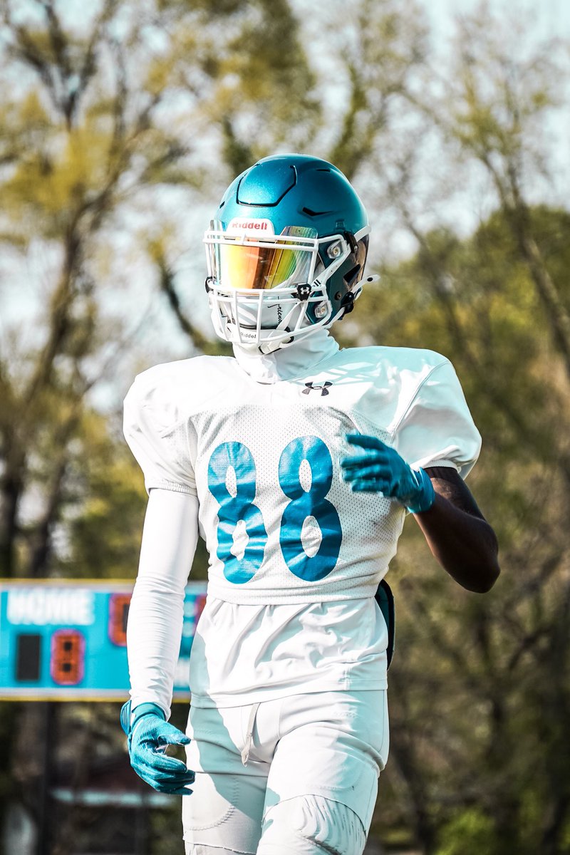 I will be entering the transfer portal, due to Limestone University shutting down. 4 years of eligibility 

WR 6’1 170 lbs Film will be posted soon