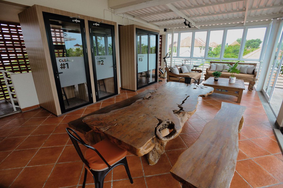 UmahNusaDua's tweet photo. If you are someone who values independence, embraces adaptability, and seeks freedom and adventure, Umah Nusa Dua is the perfect choice for you.A vibrant co-living environment tailored to foster connection and collaboration 🏡💻🛋️🚿 https://t.co/9Sgrbeq1qA