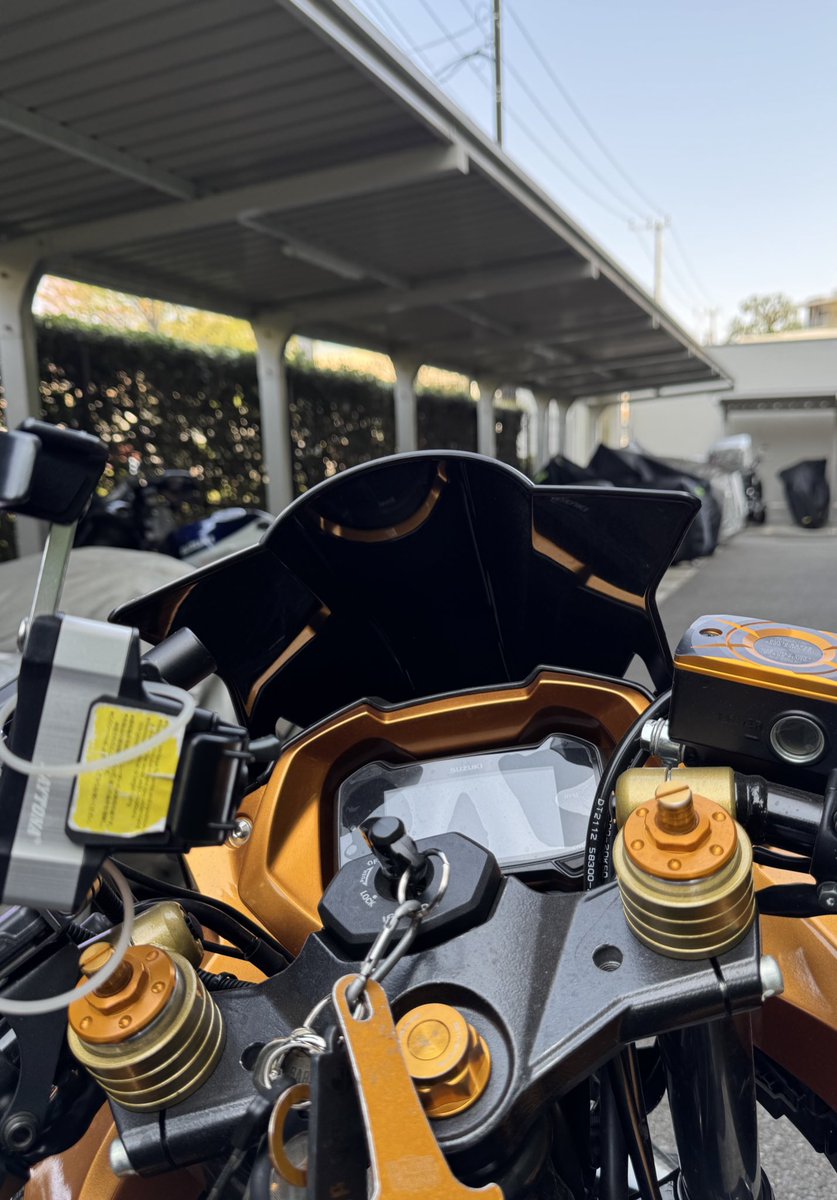 これからジスペケ君も美容整形で入院です。
#バイク
#gsx250r
#カスタム
