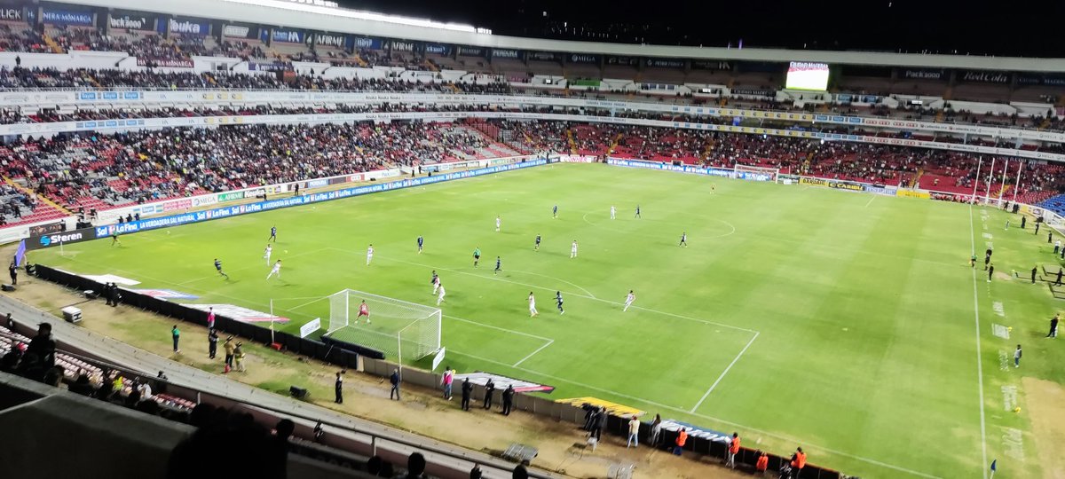 hirampc's tweet image. Tres años después... mismo partido, pero diferentes condiciones @Club_Queretaro vs @AtlasFC