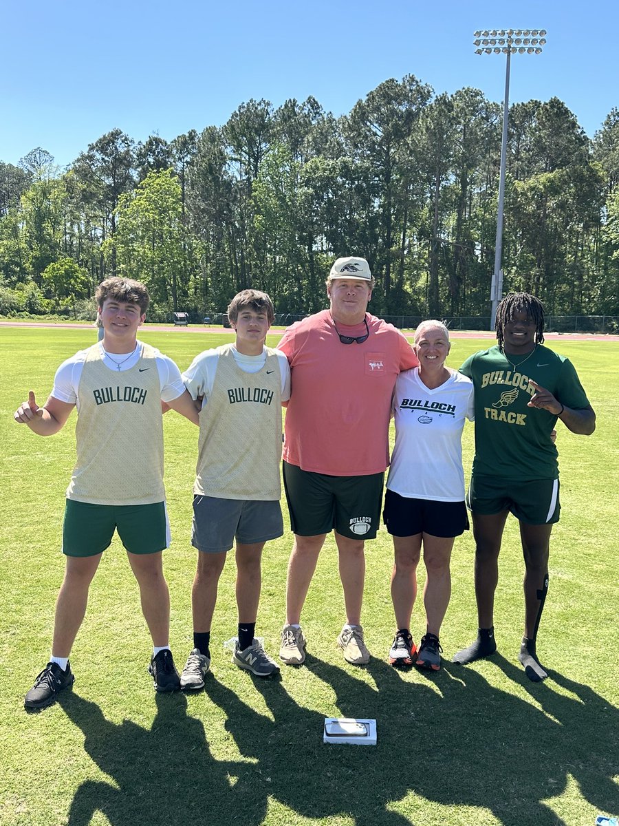 ameliajsimmons's tweet photo. State. Here we come. He placed second today in discus with a throw of 100’3. So proud of him!!! Ended the day Region Champs!! My throwers make me look so short 🤣. https://t.co/ooSw4dlsma