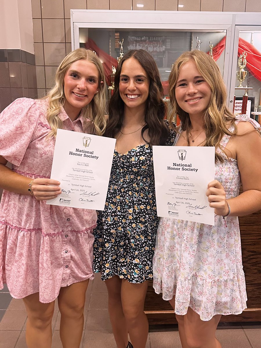 Kaylea Wall (@kaylea_wall) on Twitter photo NHS Induction tonight! I am so honored to have been 1 out of 160 other student to qualify for this amazing group full of future opportunities! <a href="/SB_Tomball/">Tomball Softball</a> NHS Induction tonight! I am so honored to have been 1 out of 160 other student to qualify for this amazing group full of future opportunities! <a href="/SB_Tomball/">Tomball Softball</a>
