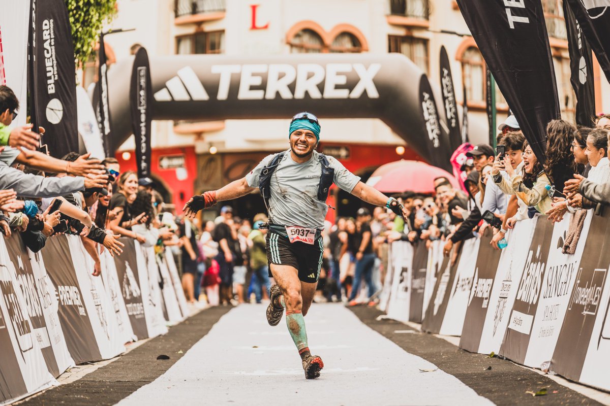 📢 PETZL Trail Plus 2025 cerró con éxito total en Baños
¡Más de 4.000 corredores y 12.000 asistentes vivieron la carrera de montaña más importante del país! 
La novena edición fue una fiesta del trail running y ya se alista la histórica décima edición.
<a href="/Petzl/">Petzl</a> <a href="/AreaDeportivaFM/">Área Deportiva FM 📻🎙</a>