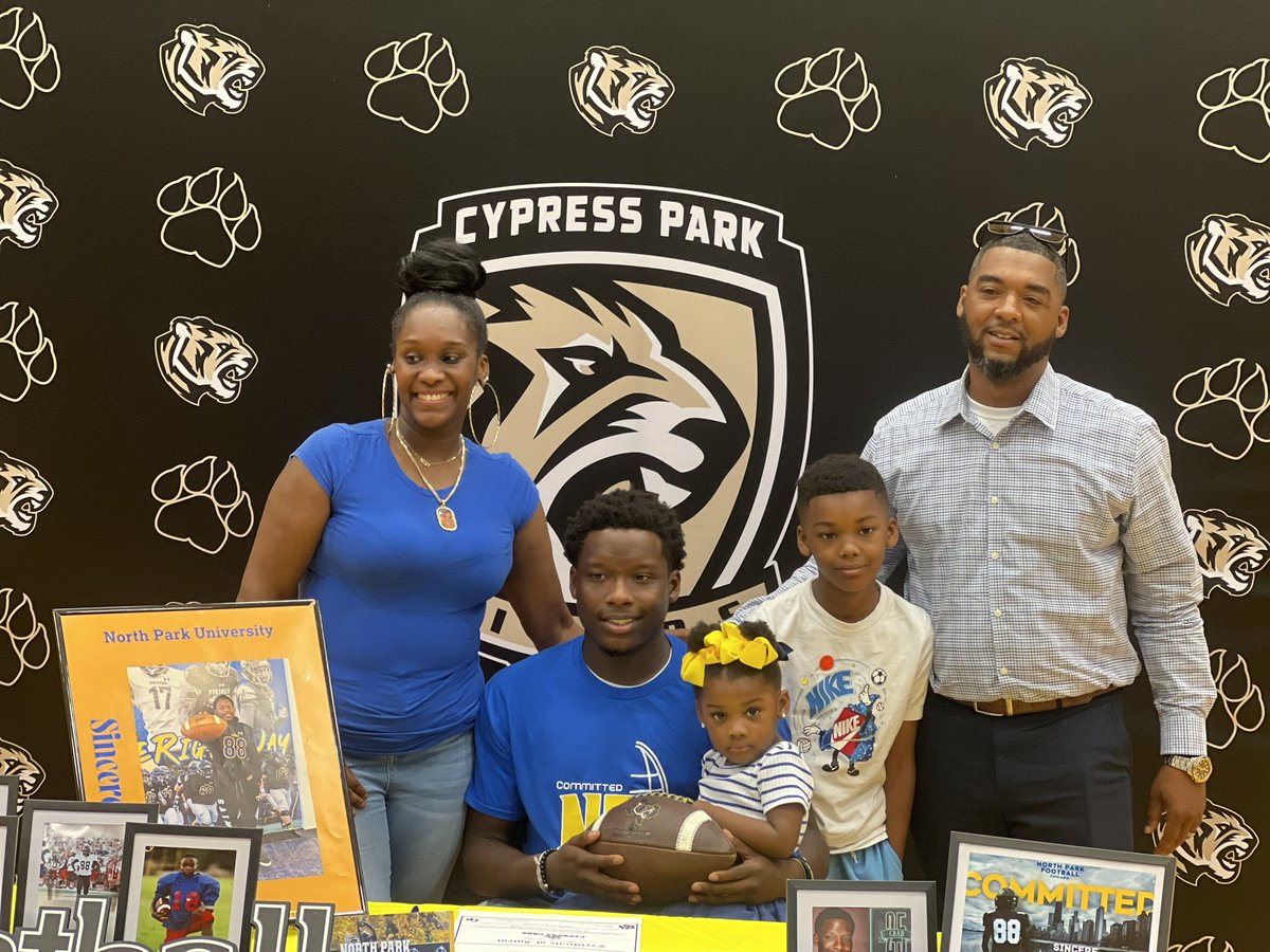 Always a great day to be a Tiger! But especially when we get to celebrate an athlete continuing their academic and athletic journey at the next level! Congrats Sincere Pollard on your next at North Park University! #RiseUpTigers