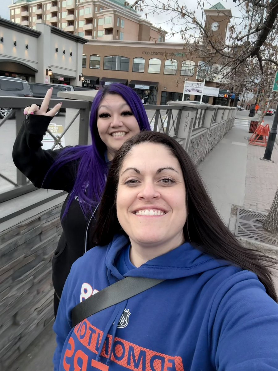 Oilers1827's tweet photo. Hello Calgary #weekendshenanigans
@Mz_Kat https://t.co/OAYjSk7oHn