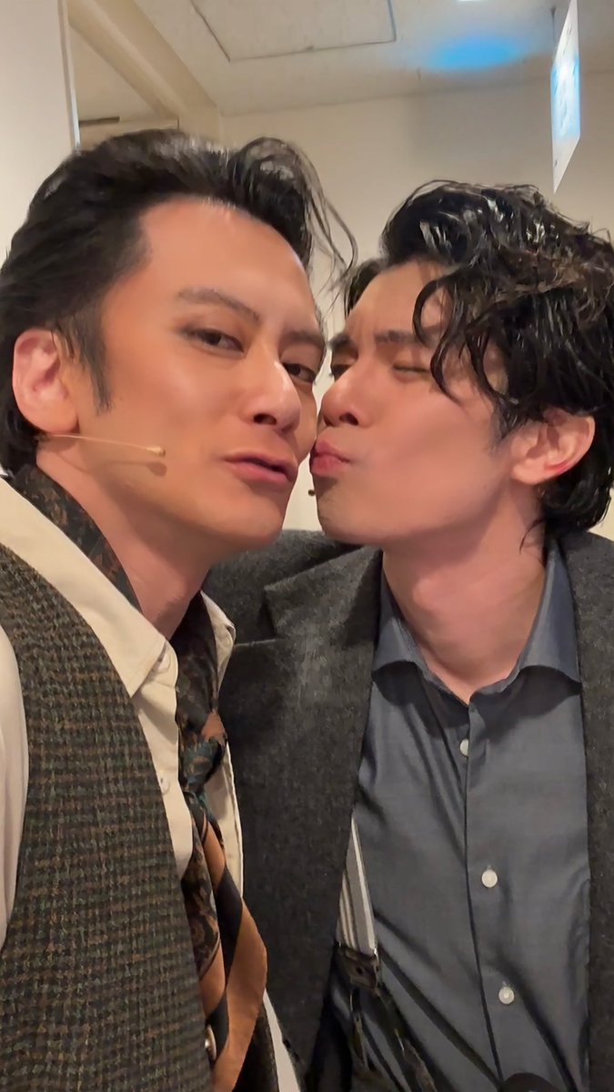 ryosei_konishi's tweet image. 昨日は一足早く、勇人×玲香ちゃん×広大が東京千穐楽を迎えた。この座組は単純な掛け算以上に組み合わせの妙が作品の色を変える最強のファミリー♪

本日13時公演は、ぴろし×うみちゃん×太田くんペアでいよいよ東京千穐楽！

#ボニクラ
#bonnieandclydemusical 
#柿澤勇人
#桜井玲香
#吉田広大