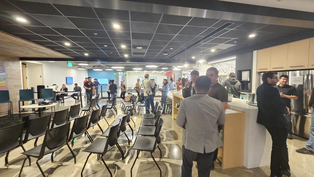 Listening to <a href="/aditikothari_/">Aditi Kothari</a> talk at "AI Agents in Enterprise" at <a href="/Mastercard/">Mastercard</a>'s office. Birthday done right🤌🏻