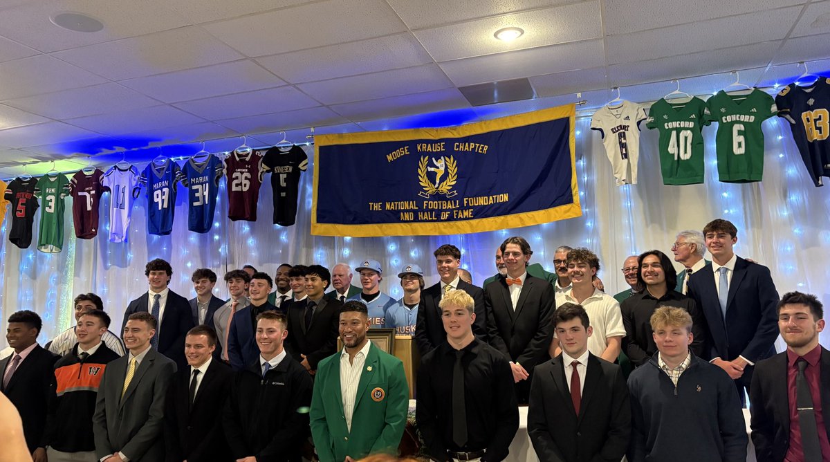 2025 Fairfield Nominee Hunter Kauffman for the 50th Annual Moose Krause Scholarship 

Hunter was one of 26 student athletes selected from N Indiana. Highlighting major accomplishments in the classroom, on the field, and in the community. 

Great job, Hunter👏
#BleedBlueLiveGOLD