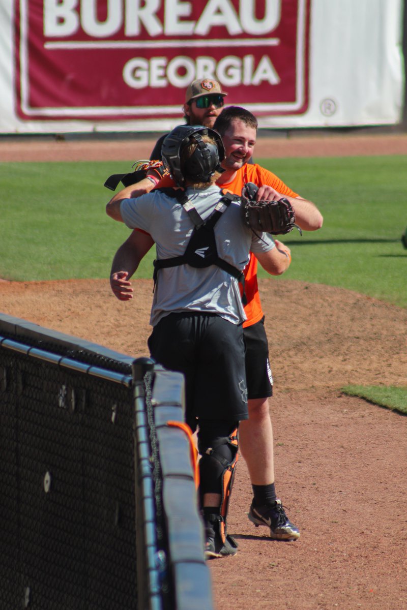 MercerBaseball's tweet image. Multi-talented is an understatement. SID by day, BP pitcher by choice 🔥😤

@dschultz1932 one of the best 🫡