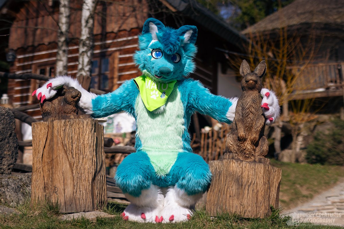 Rabbits are frens, not food... I guess.

🐶 <a href="/mato_husky/">mato_husky</a>