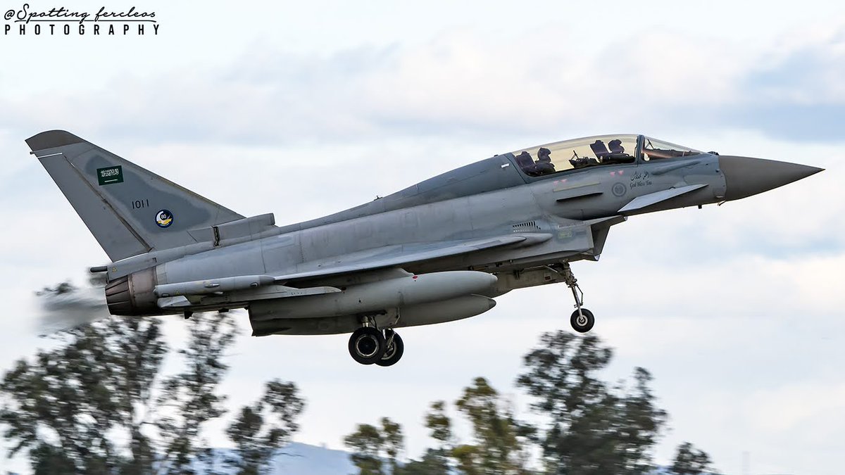 FercleosSpotter's tweet image. Sometimes, planes are the least of it...Red Flag on the way home via LEMO.
#redflag #lemo #Military